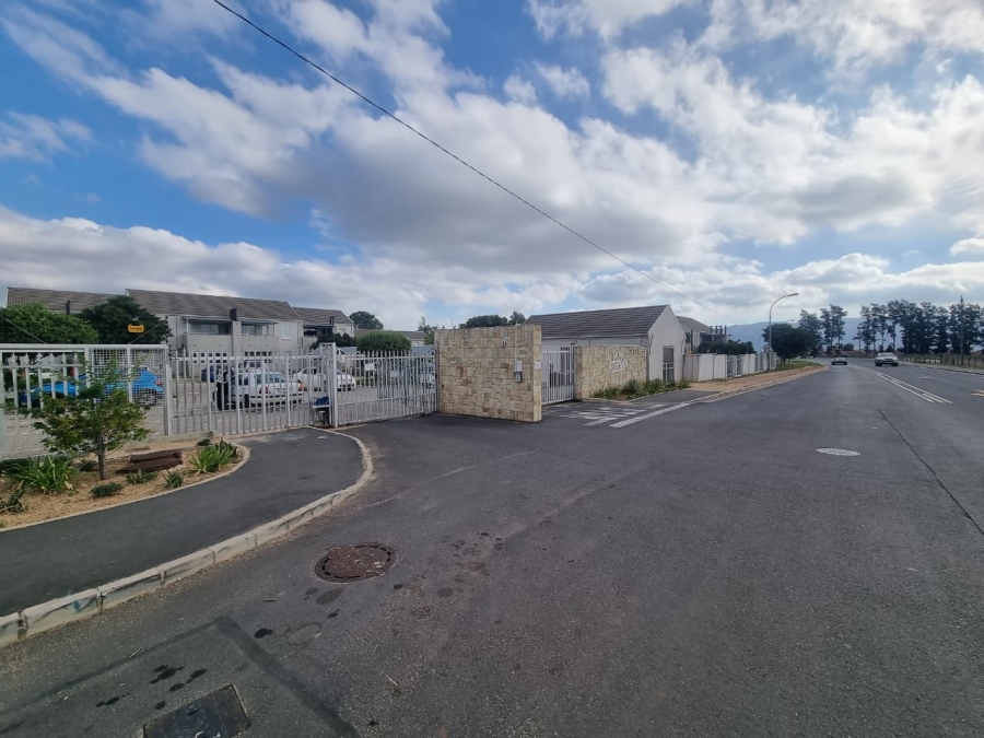 2 Bedroom Property for Sale in Klein Drakenstein Western Cape